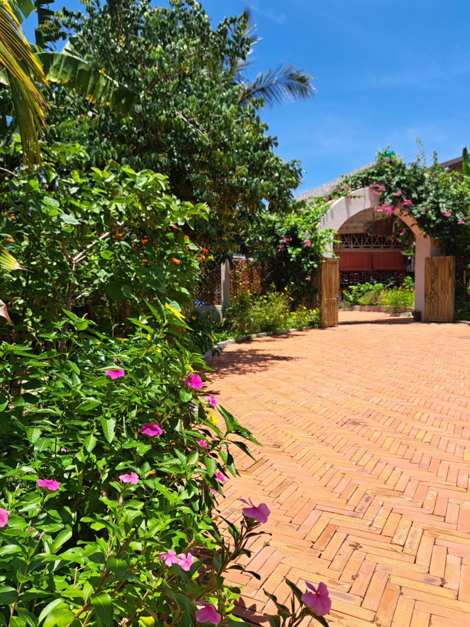 Golden Lotus Spa & Homestay Ap Thien Phuoc Exterior photo
